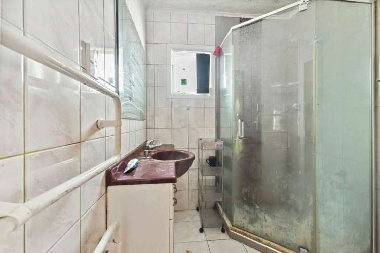 696 Massey Road Mangere_19