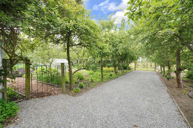 923 Downs Road West Eyreton_23