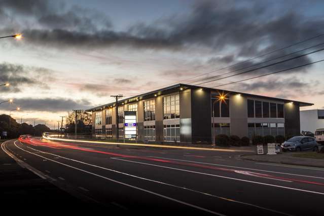 High profile modern office/retail – Ferrymead