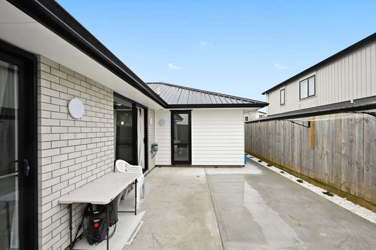 2/60 Cabourne Drive Glenview_11