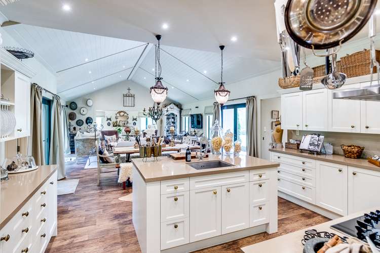 99 Kent Terrace Taradale_17