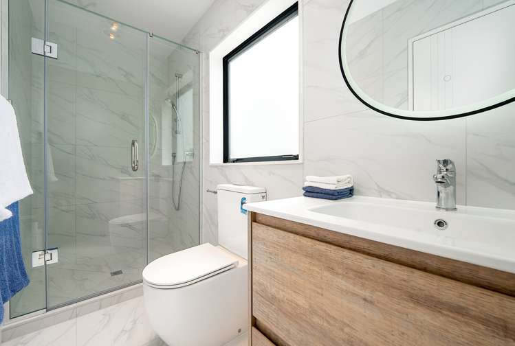 16a Glenmore Road Sunnyhills_12