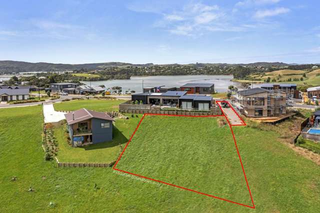 Mt Karioi Views On A Generous 909sqm Section!