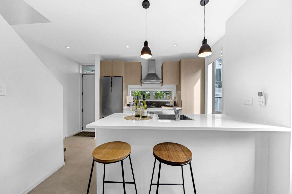 3/2B Walsall Street_3