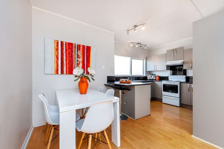 15a Riverview Road New Lynn_8