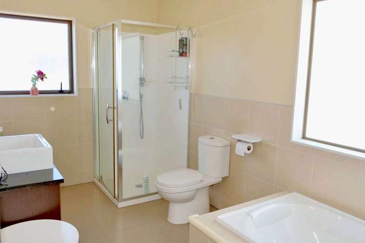 7 Galora Close Flat Bush_8