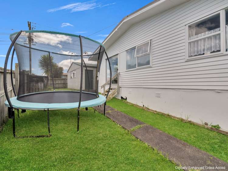 18a Sylvan Crescent Te Atatu South_19