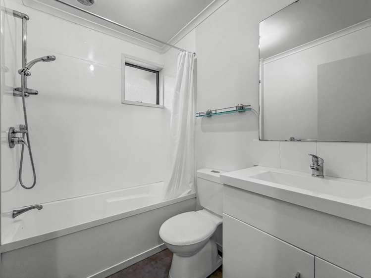 2/12A Keeling Road Henderson_8