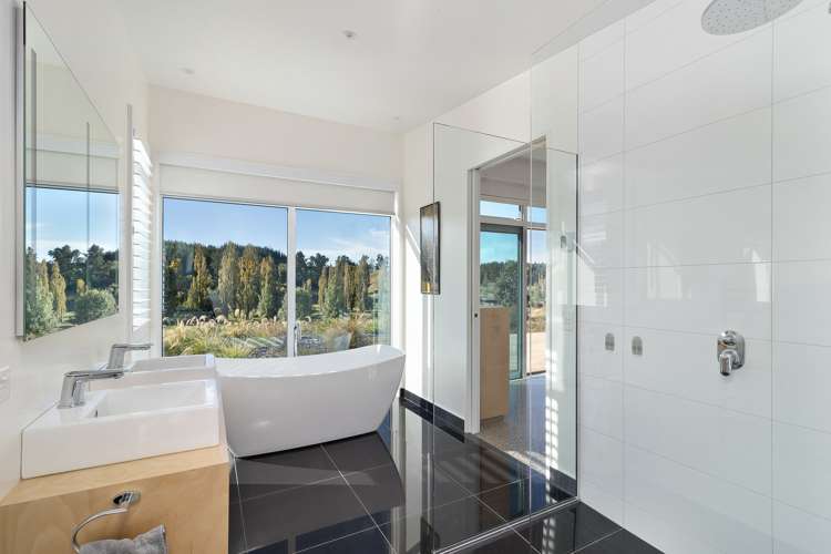 9 Eban Road Redwood Valley_13