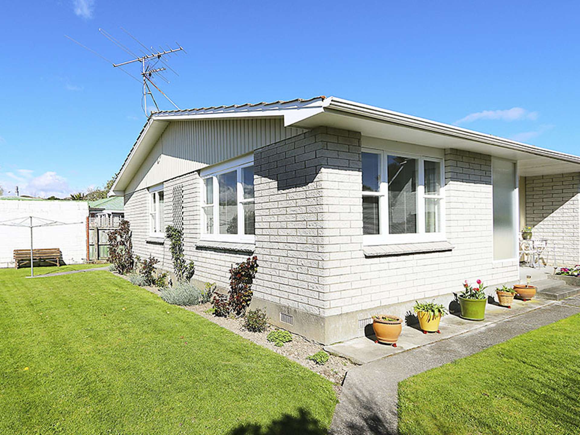 49b Laings Road Lower Hutt_0