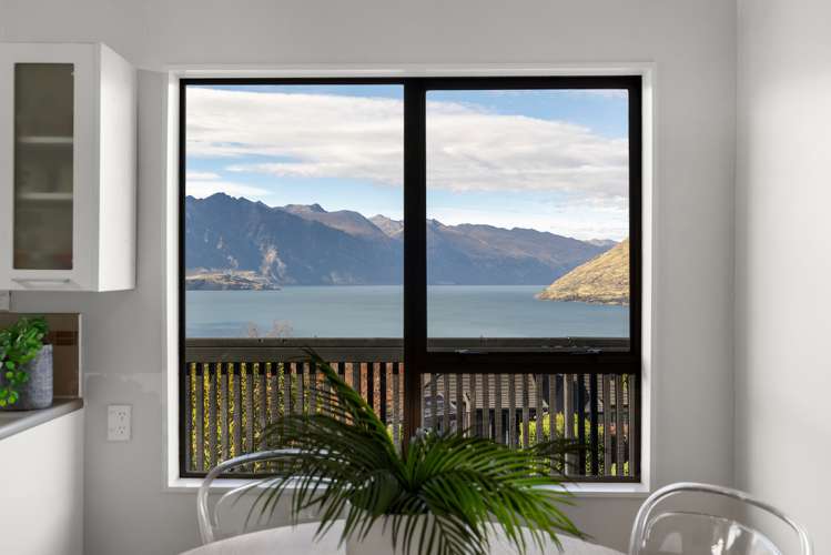 44 Wynyard Crescent Fernhill/Sunshine Bay_19