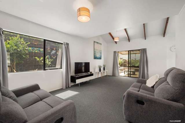 1 Greenvalley Rise Glenfield_4