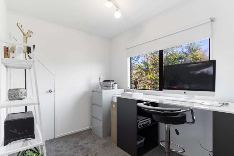 7b Bradbury Road Botany Downs_16