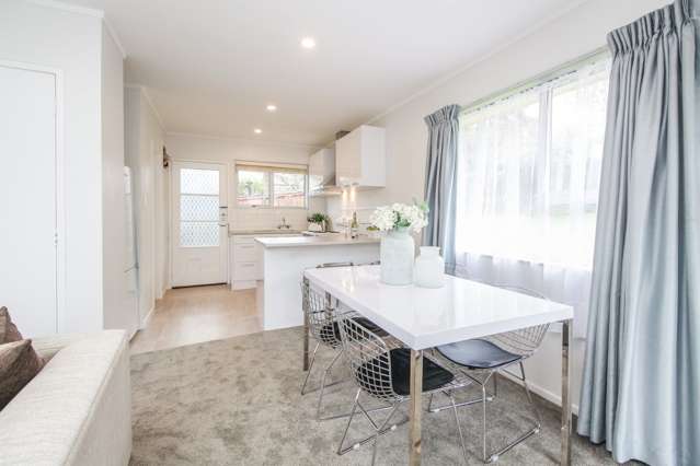 1/112 Gossamer Drive Pakuranga Heights_3