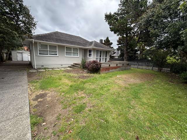 5 Bedroom in Te Atatu Peninsula - $790.00 Per week