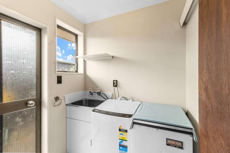 23A & 23B Stoke Street Westown_21