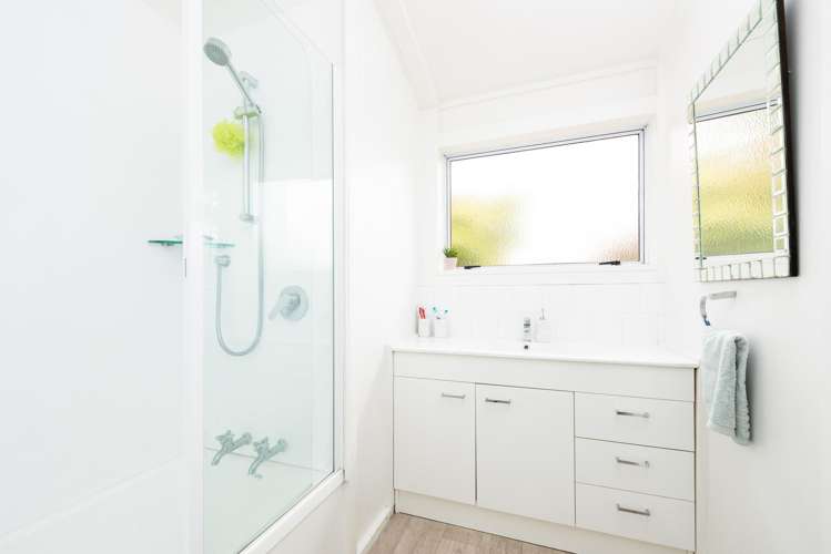 4 Gill Crescent Redwoodtown_10