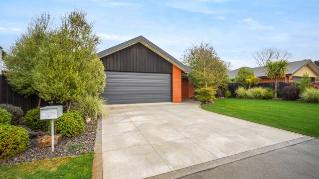 15 Strathmore Gardens Burwood_1