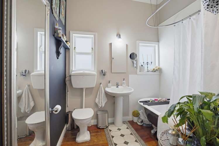 206 Sutherland Rd Lyall Bay_18