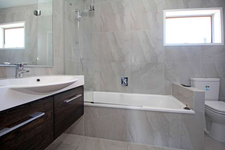 1/3 Fifeshire Street Belmont_9