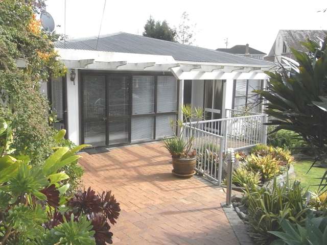 6 Windermere Crescent Blockhouse Bay_1