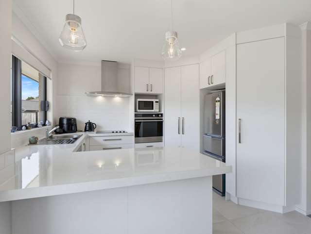 8 Sycamore Drive Te Kamo_4