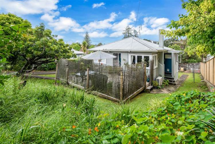 1/87 Beach Road Mellons Bay_0