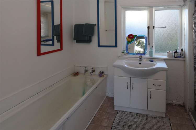 14 Charles Road Hannahs Bay_15