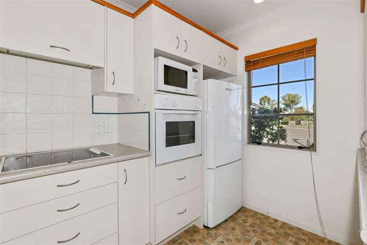 19 Lakeridge Close Rangatira Park_4