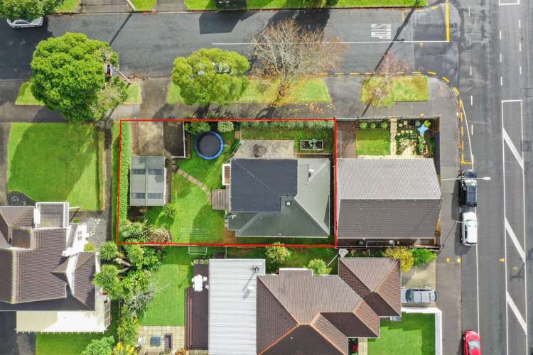 2 Wright Road Point Chevalier_1