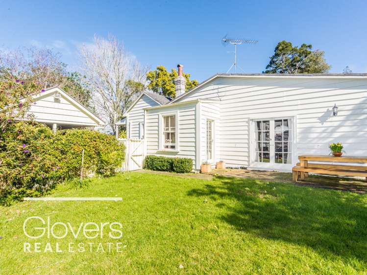11 Huia Road Titirangi_13
