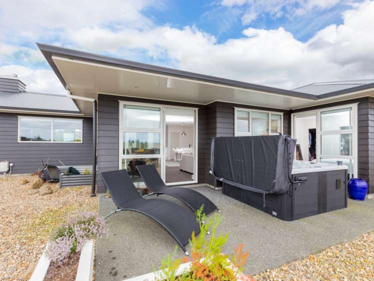 12 Laly Haddon Place Matakana_16