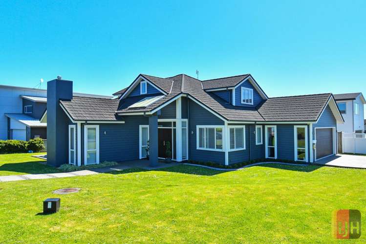 2 Portofino Point Karaka_2