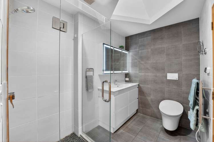 2/42 Goldie Street St Heliers_12