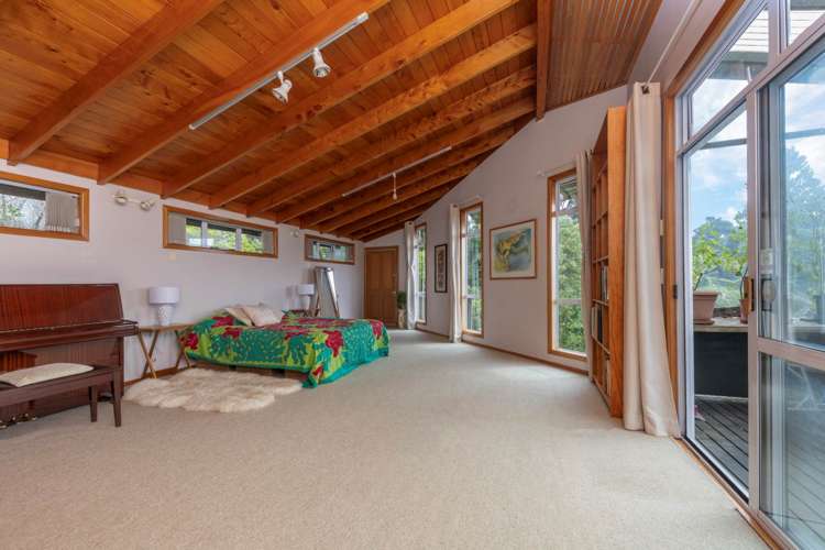 320 Forest Hill Road Waiatarua_11