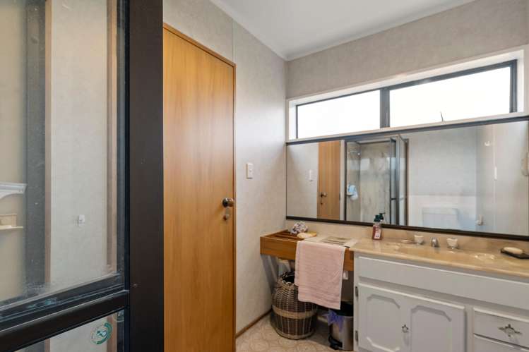 55 Hillcrest Road Otumoetai_9