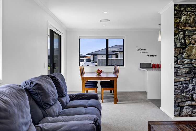 34 Honeyfield Drive Whalers Gate_20