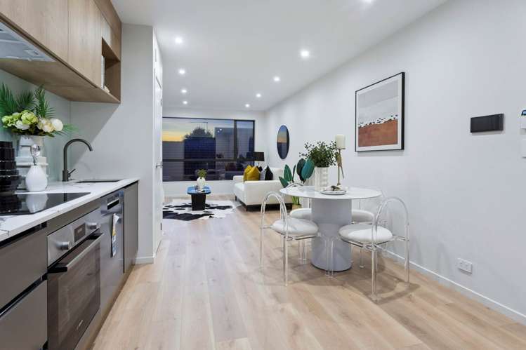 1-6  246 Wairau Road_5