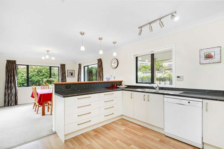 189 Woodman  Drive Tawa_7