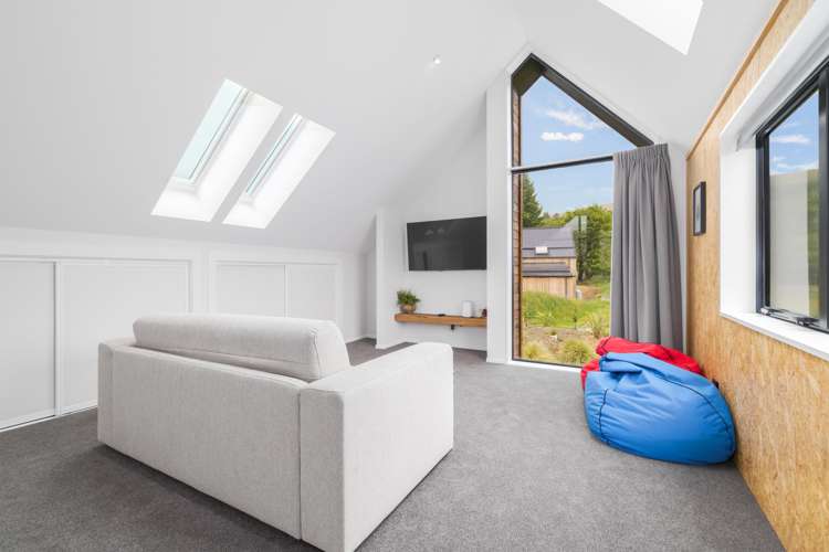 50 Luge Loop Castle Hill_13