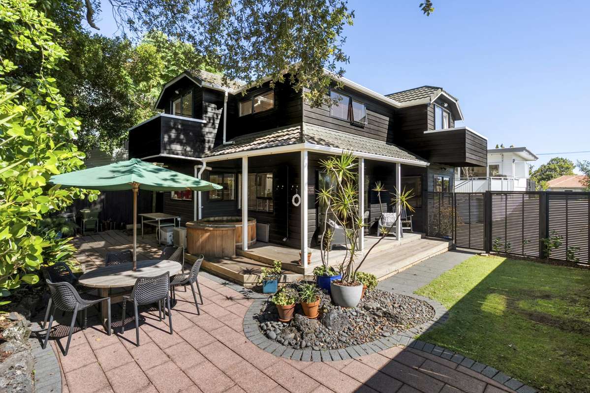 876B Dominion Road_0