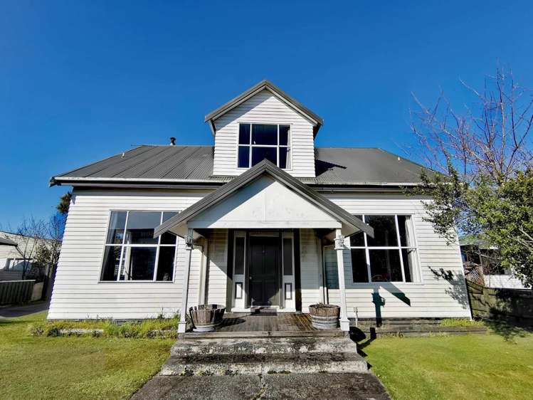 86 Bealey Street Hokitika_24