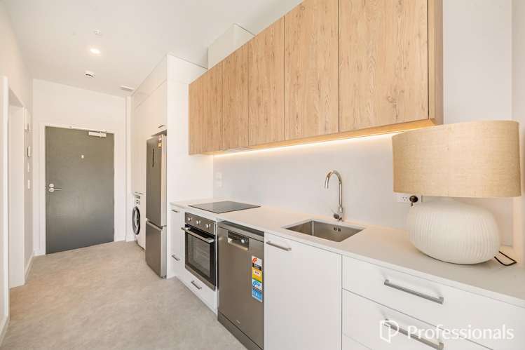 1/13/41 Percy Cameron Street_3