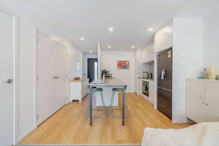 6/90 Knights Road Hutt Central_7