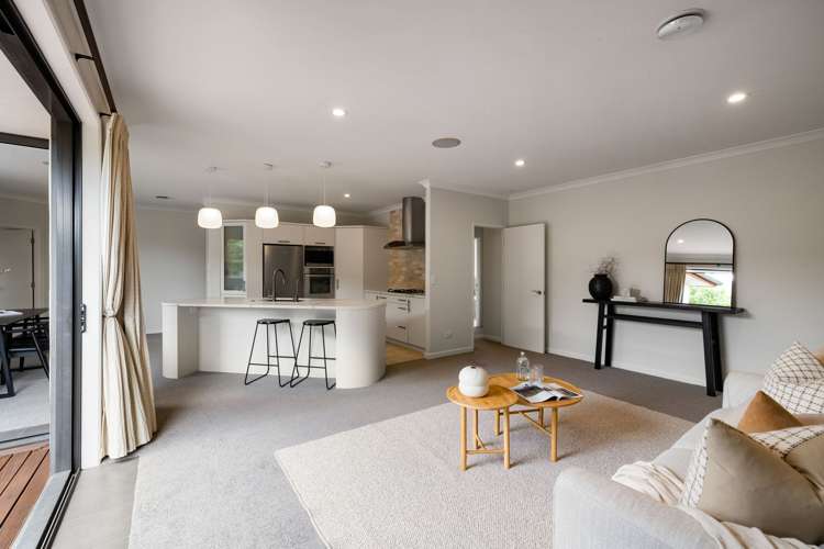 53 Barrington Drive Huntington_10