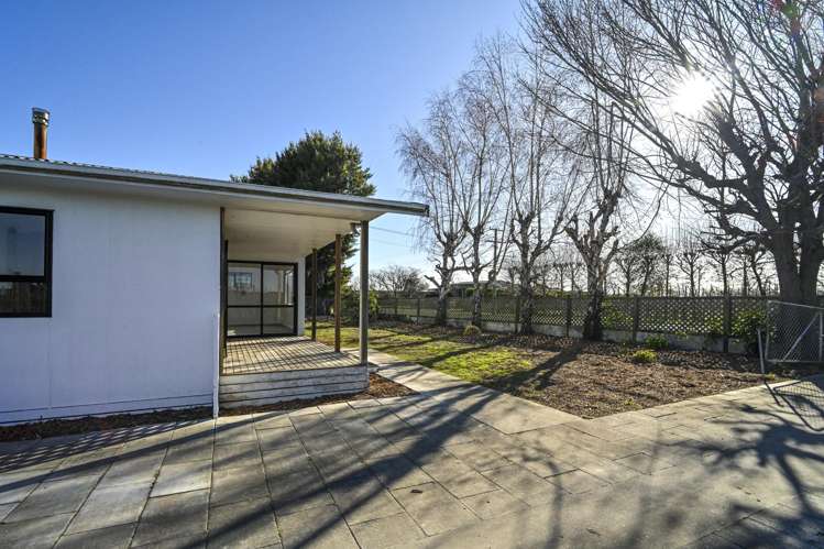 25 Stock Road Pakipaki_17