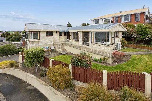 Elevated Living with Harbour and Sea Views
