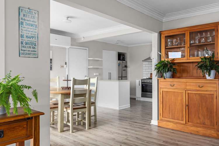 9 Barry Avenue_5