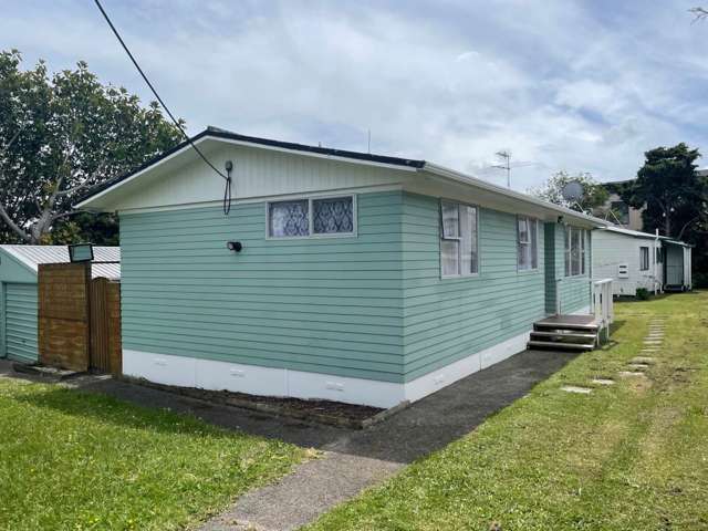 61 Andersons Road Oteha_1