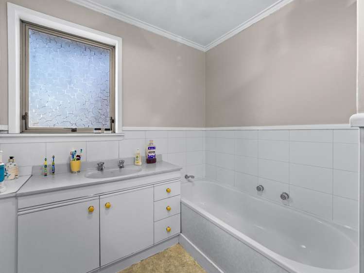 7 Glassey Drive Allenton_12